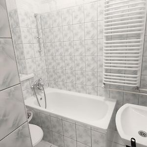 Studio z łóżkiem king-size