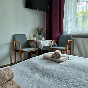 Pokój z łóżkiem king-size